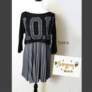 SIRENS Black Crop Top Grey IOU Letters Graphic Drop Shoulder Slip-on Round Neck